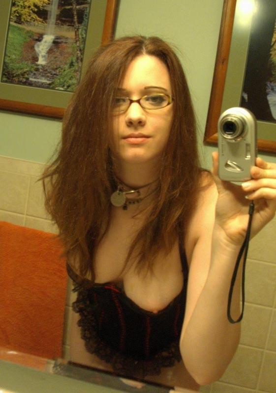 Sweet amateur teen takes selfpics