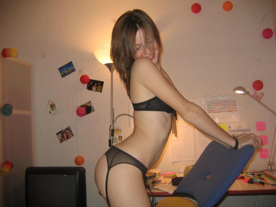 Naked amateur hottie