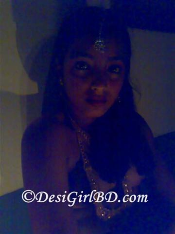 Amateur bangladeshi sexbomb