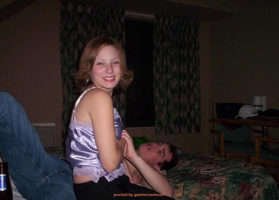Teen girlfriend posing naked