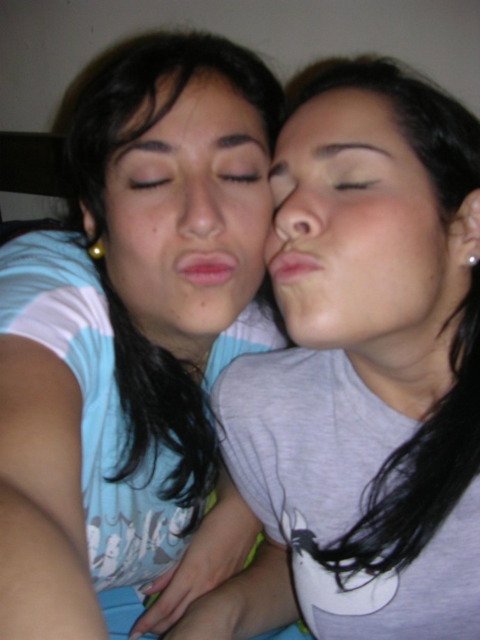 2 hot amateur latinas