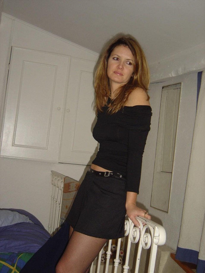 Posing milf