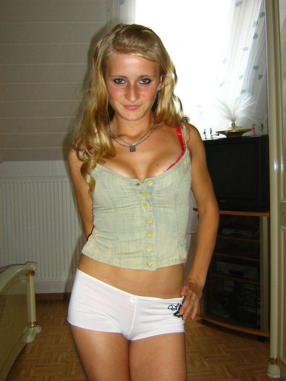 I love this blonde teen slut