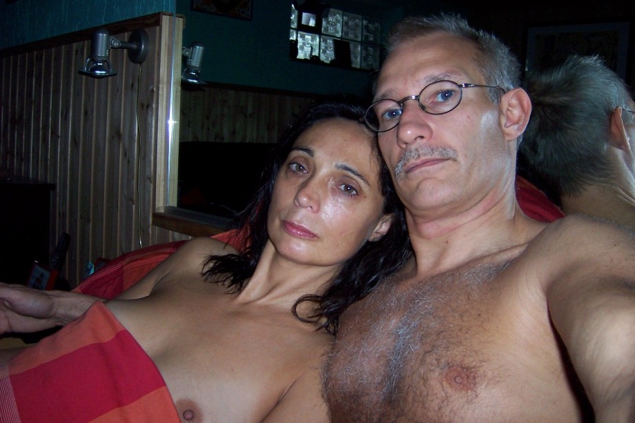 Pareja adulta casera 