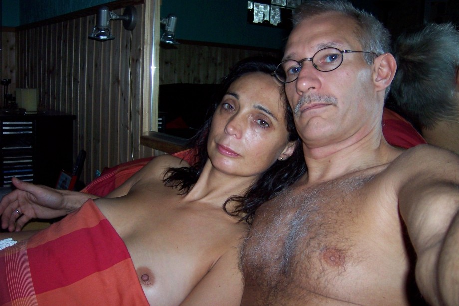 Pareja adulta casera 