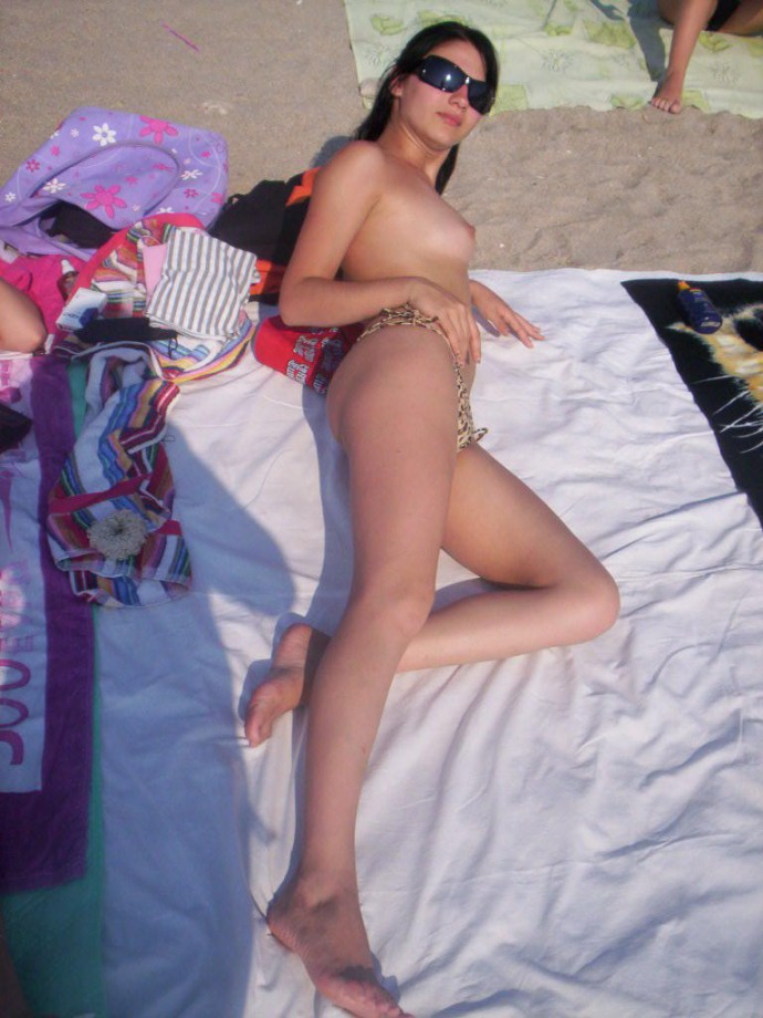 Topless girls and sand (romanian beaches) 001