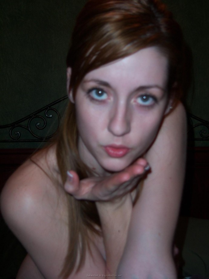 Sexy amateur teen with green eyes 