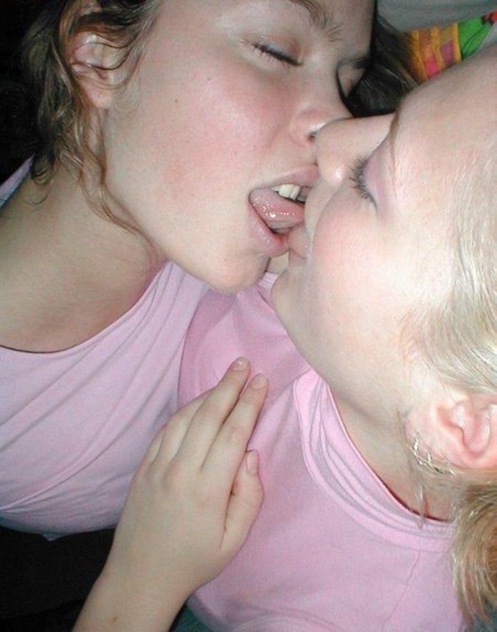 Amateur lesbian kisses 02