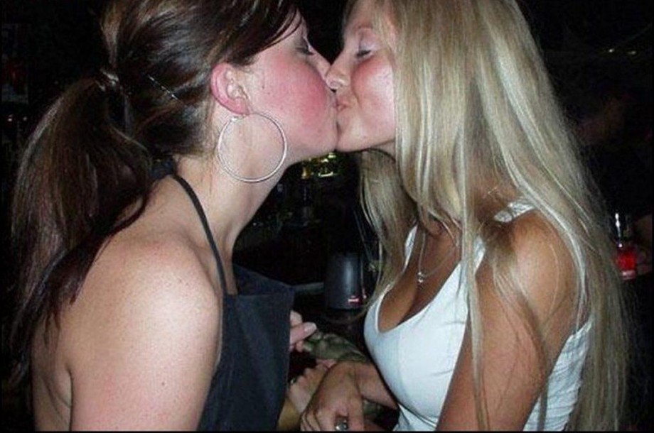 Amateur lesbian kisses 02