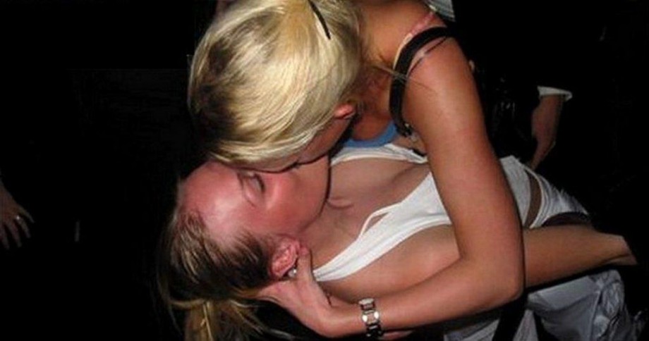 Amateur lesbian kisses 02