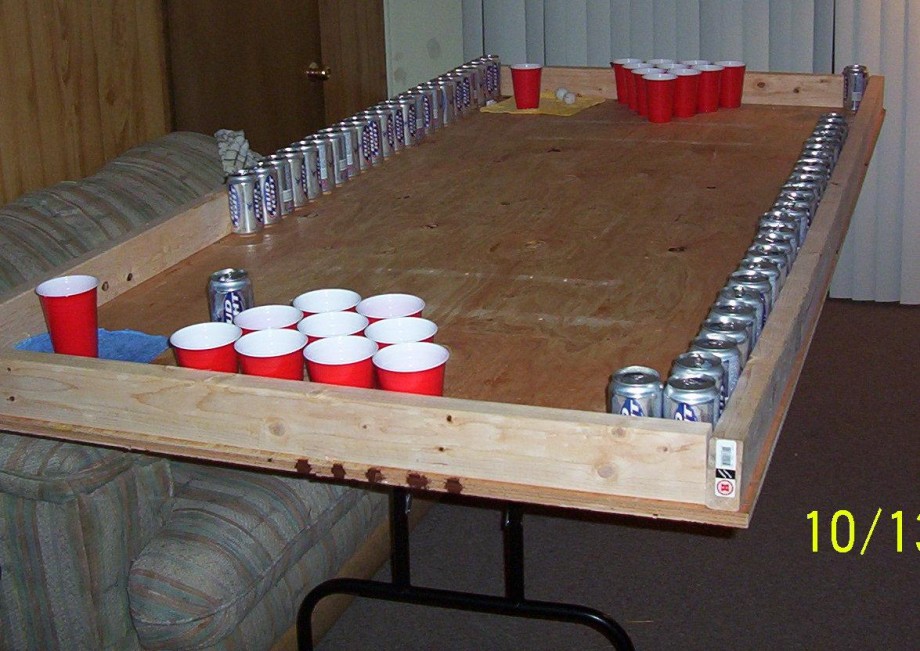 Beer pong,strip pong