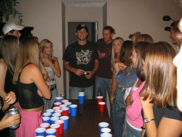 Beer pong,strip pong