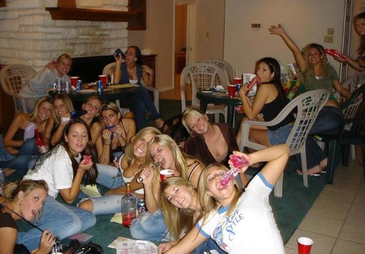 Girls under alcohol influence !