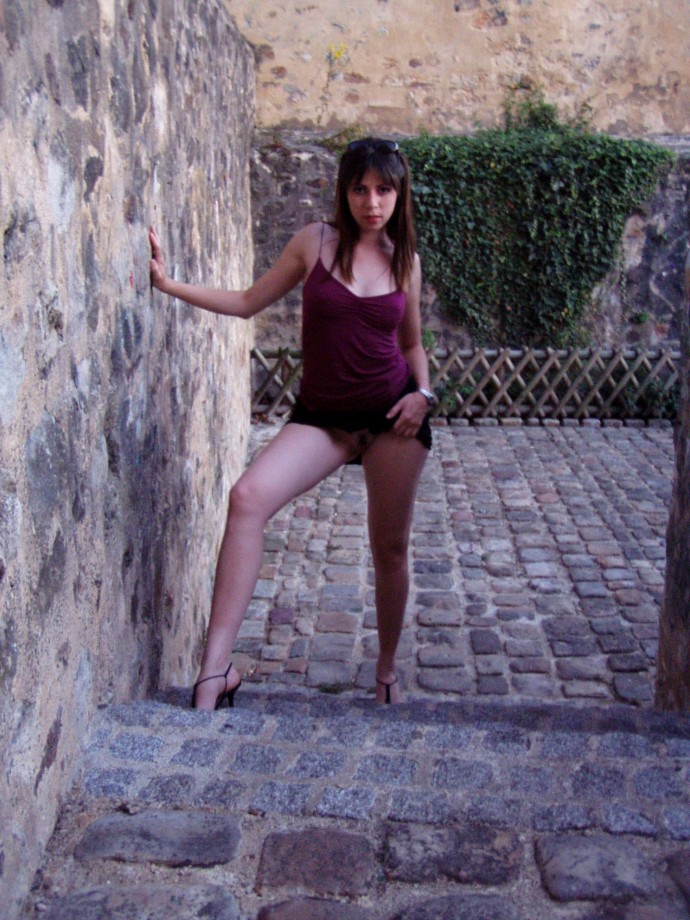 French brunette outdoors serie 3 