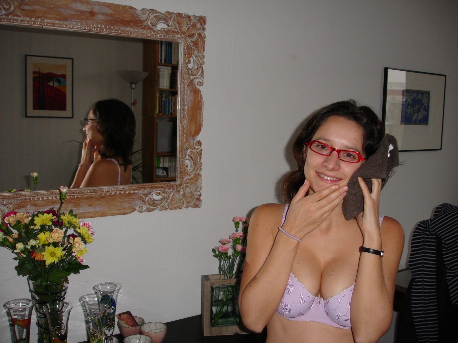 Pregnant milf with glassesposing 