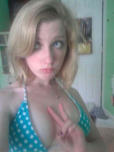 Blonde teen selfpics