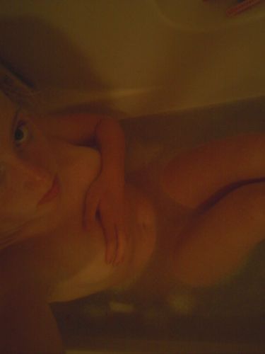 Blonde teen selfpics