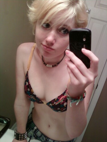 Blonde teen selfpics