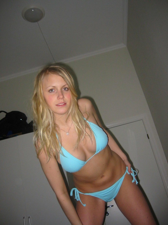 Another blonde and beautiful amateur 