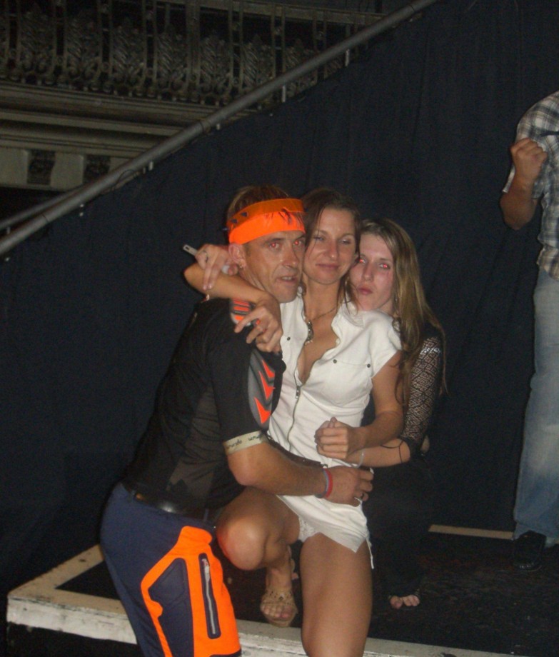 Voyeur - upskirts pics