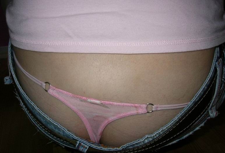 Voyeur thongs 