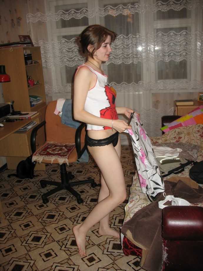 Young girlfriend naked at home