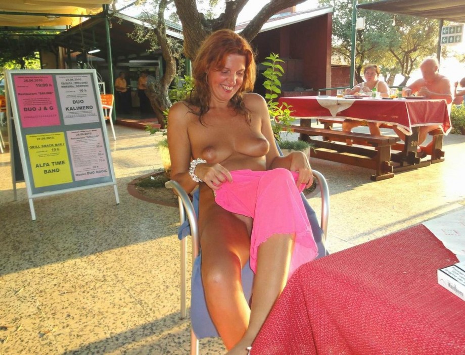 Voyeur photos with sexy milf on nude beach  