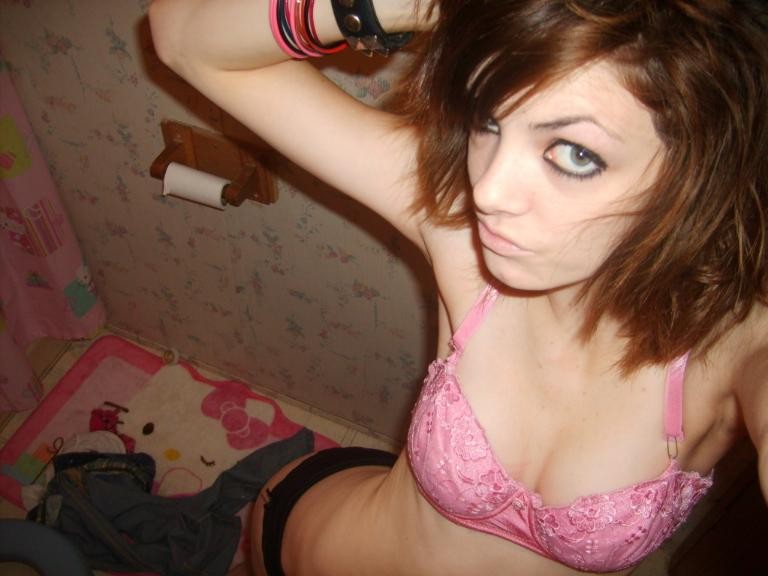 Sexy selfpics emo teen 