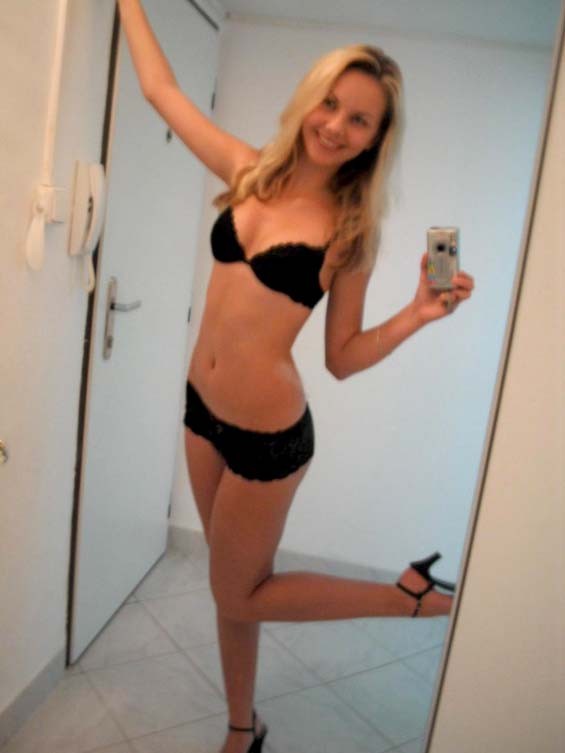 Blonde beauty strip selfshot