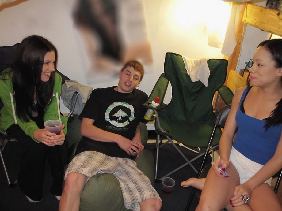 Amateur college dorm sex party