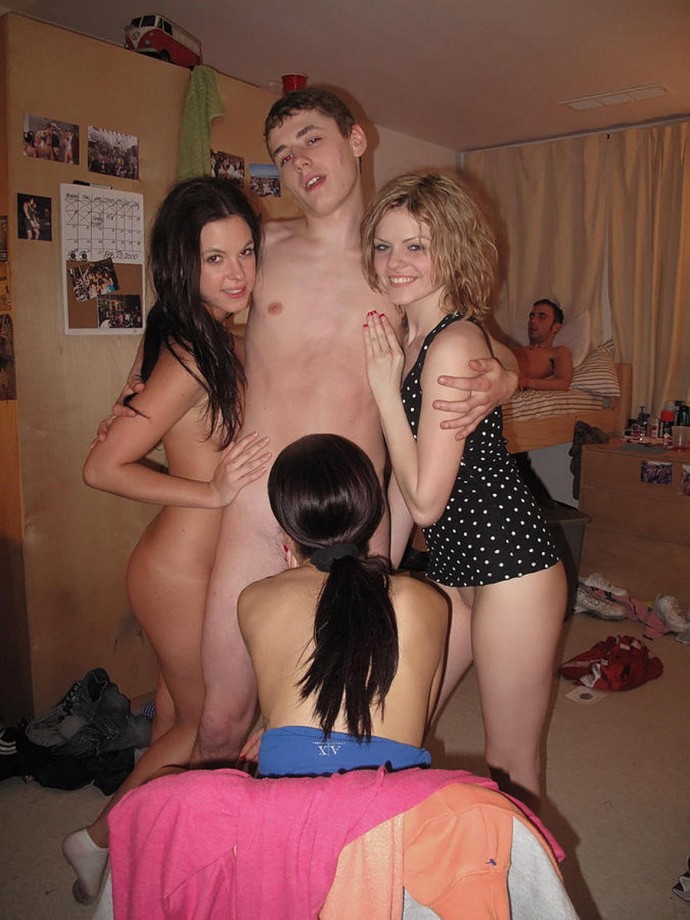 Amateur college dorm sex party