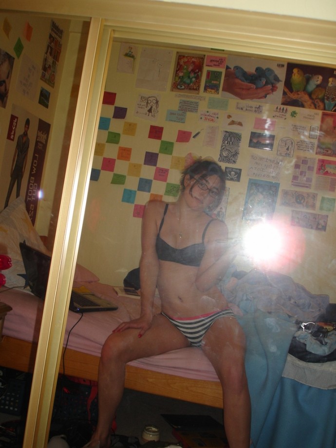 Selfshots - nice teengirl on the bed