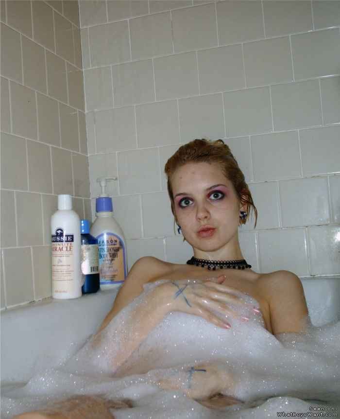 Girls in bath 40