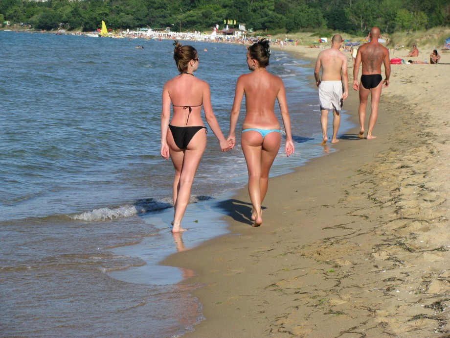Couples in vacation - bulgarian beach