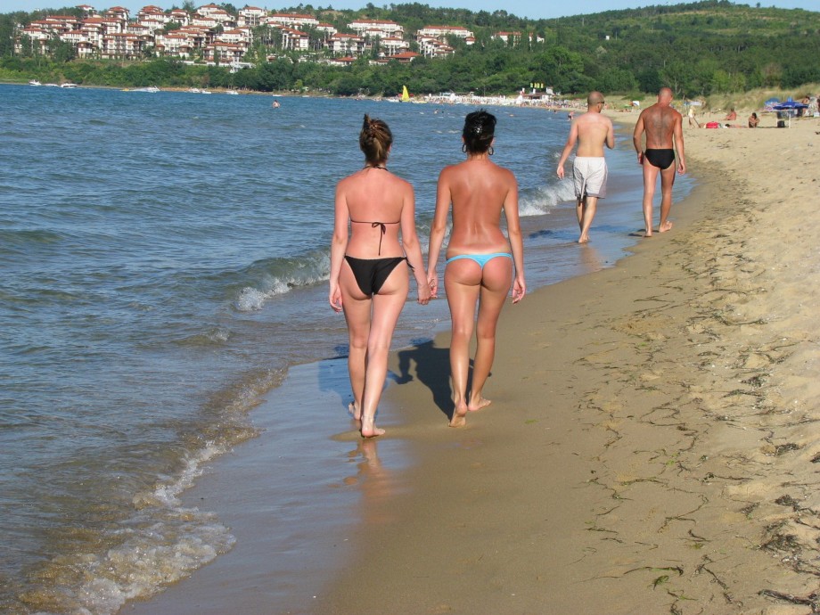 Couples in vacation @ bulgarian beach
