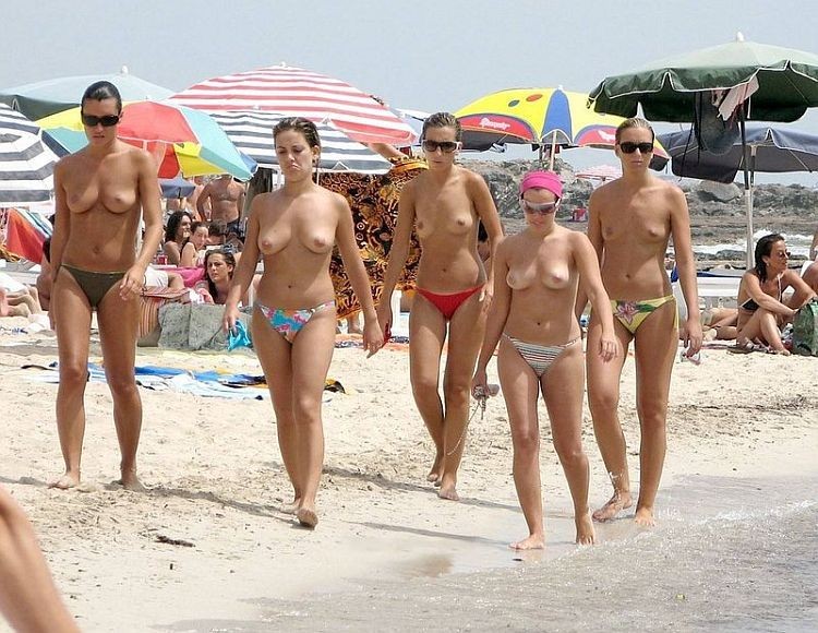 Beach topless 2
