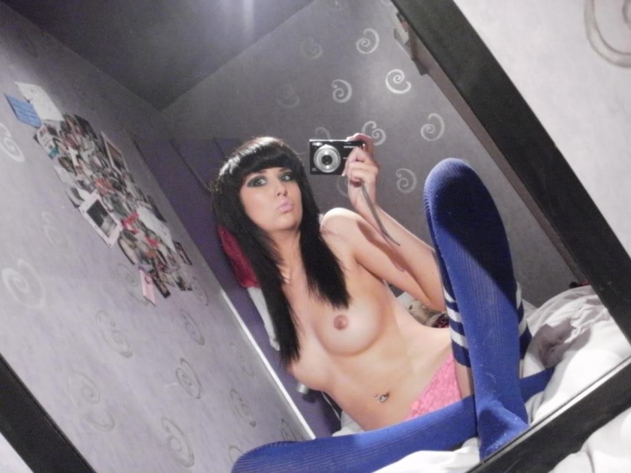 Selfshots - amateur girl