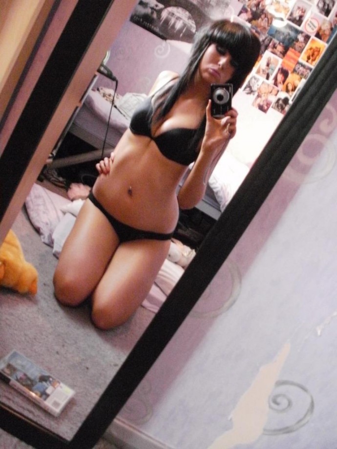 Selfshots - amateur girl