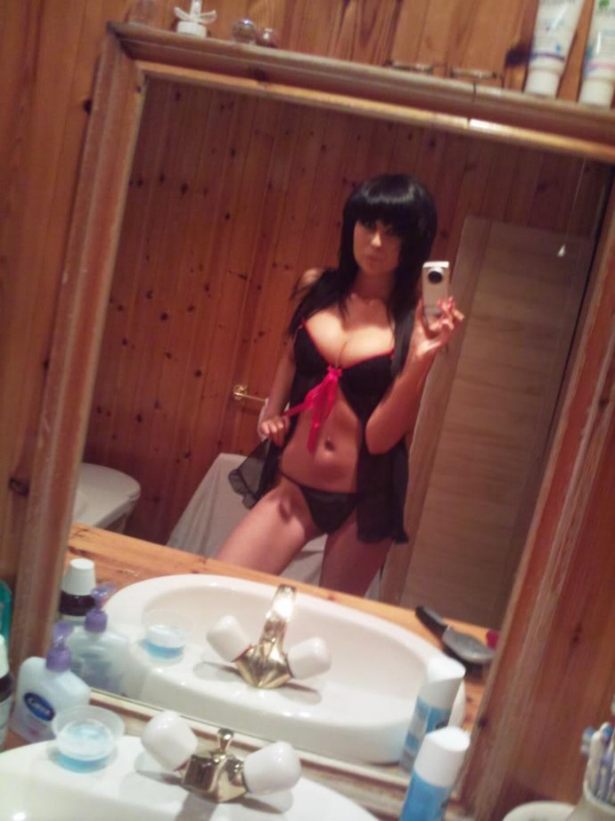 Selfshots - amateur girl