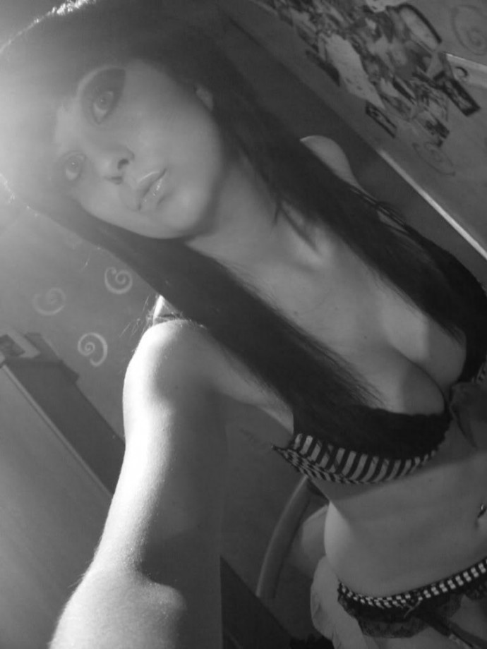 Selfshots - amateur girl