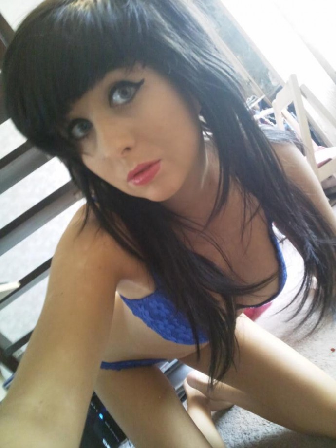 Selfshots - amateur girl