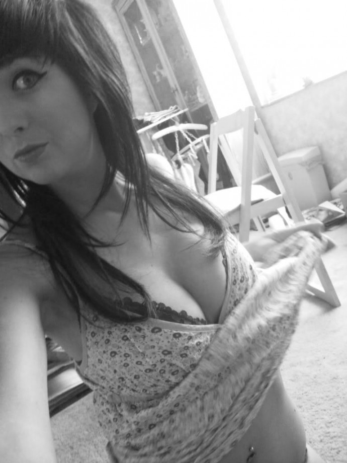 Selfshots - amateur girl