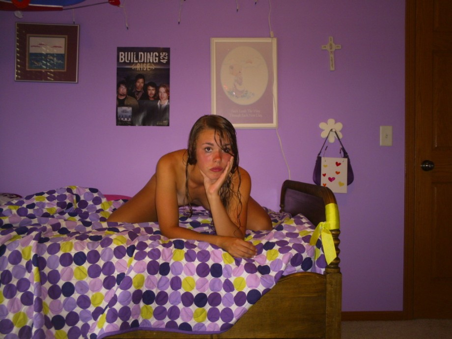 Selfshots - naked girl at home