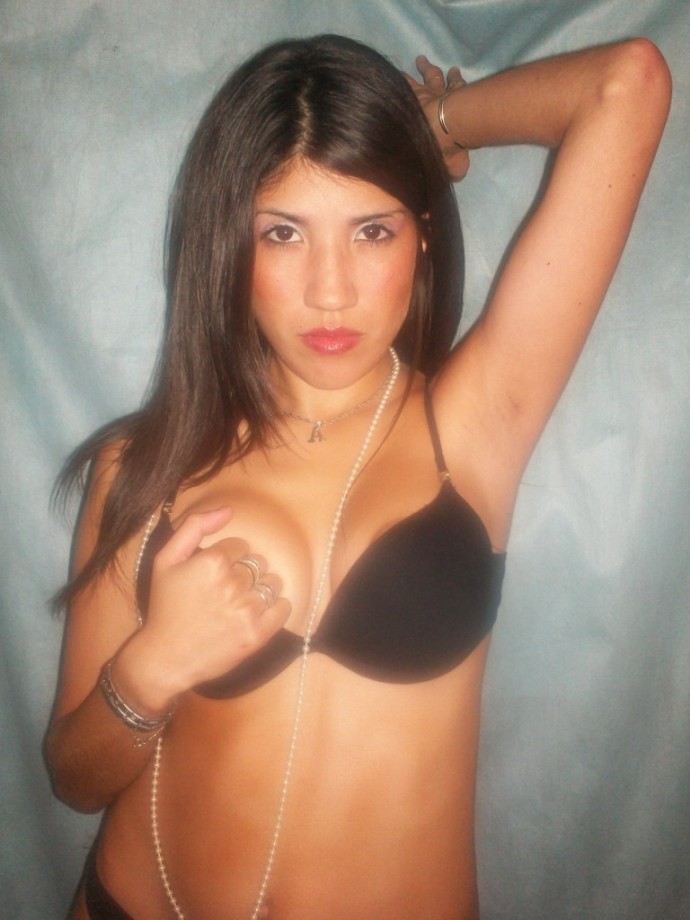 Alejandra - amateur model from argentina in undies
