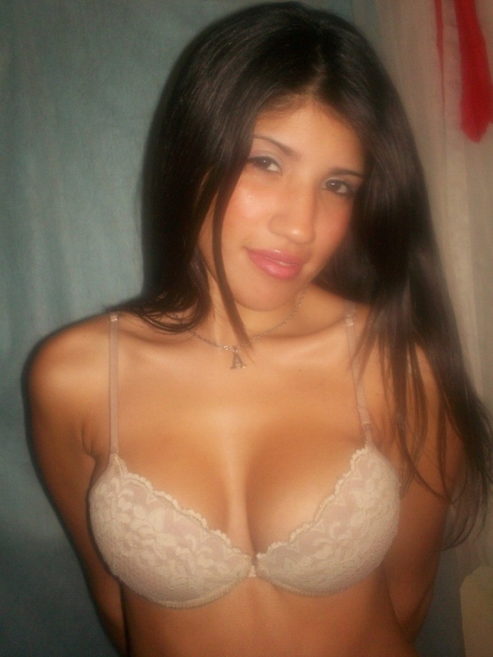 Alejandra - amateur model from argentina in undies