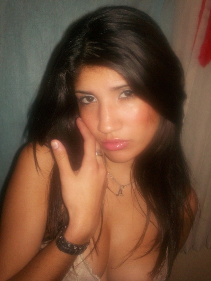 Alejandra - amateur model from argentina in undies