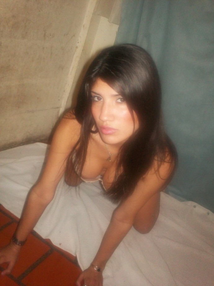 Alejandra - amateur model from argentina in undies