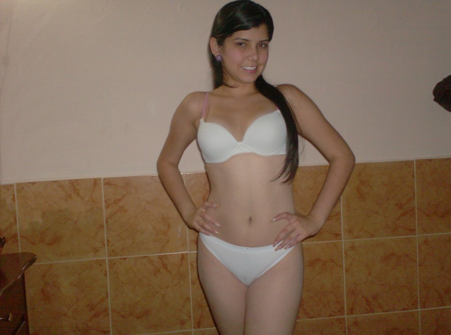 Yesica - amateur teen modeling her undies