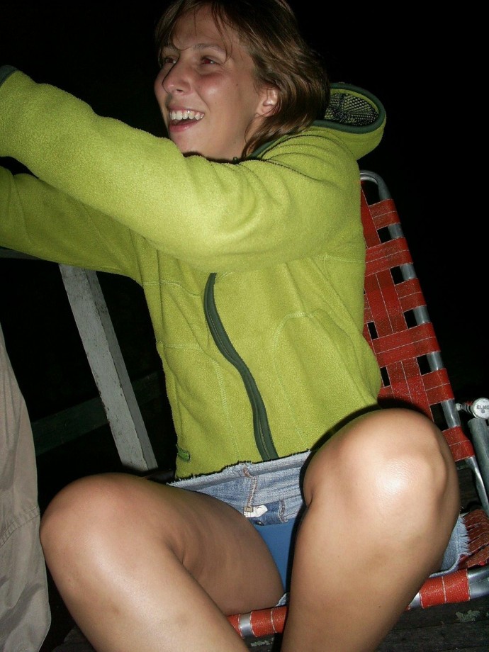 Amateur upskirt 08