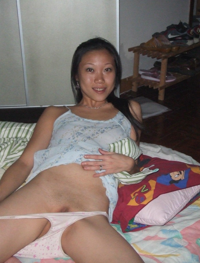 Shaved asian pussy